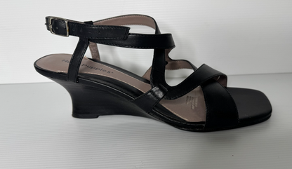 Hush Puppies Sandals Shoe Womens Size 8.5 C Black Leather Wedge Mid Heel Buckle