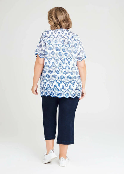 ✨ Taking Shape Natural Contrast Broderie Top ✨ Plus Size 24 | White / Blue