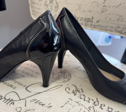 Wittner Vintage Black Leather Studded Bow Toe Heels — Size 8 AU ***Stunning***