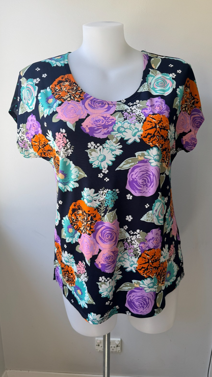Taking Shape Beautiful Floral top Easy Care No Iron Plus size XXS 12-14