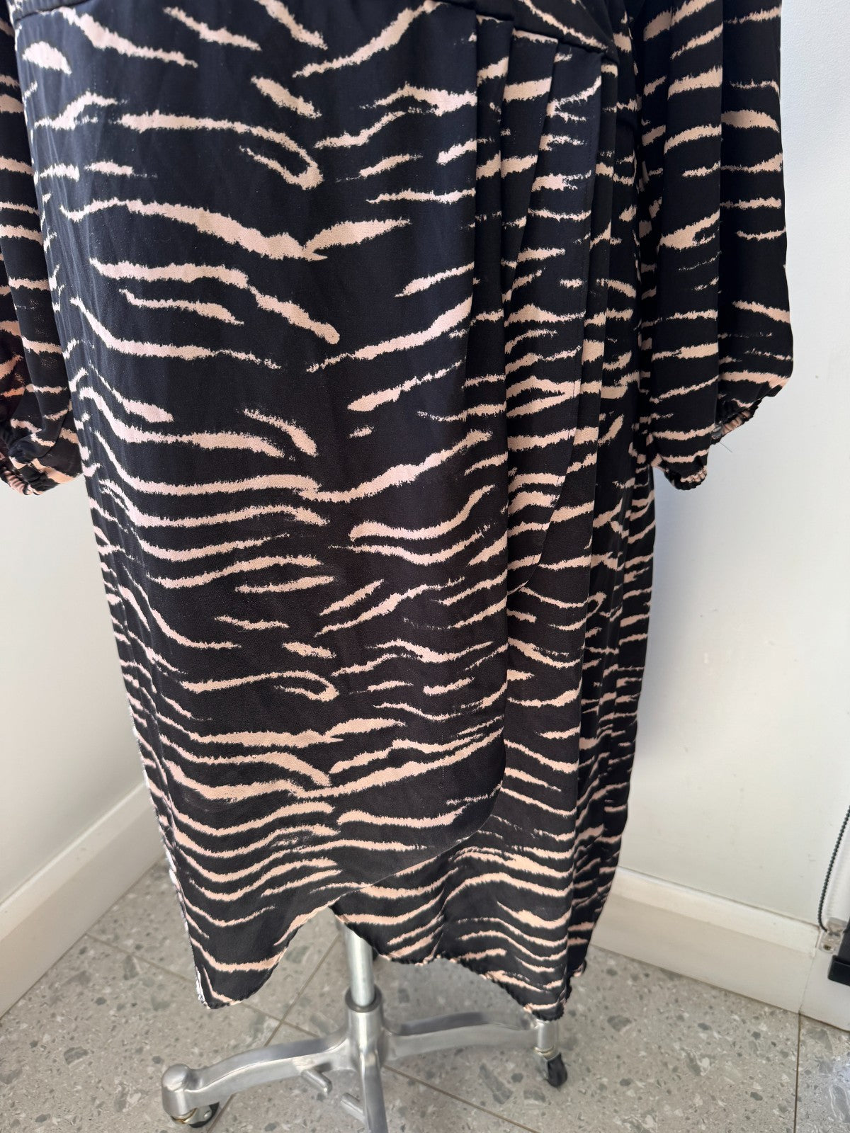 City Chic ✨  Faux Wrap Animal Print Dress ✨  – Brown/Black Size XXL 24 RRP $149