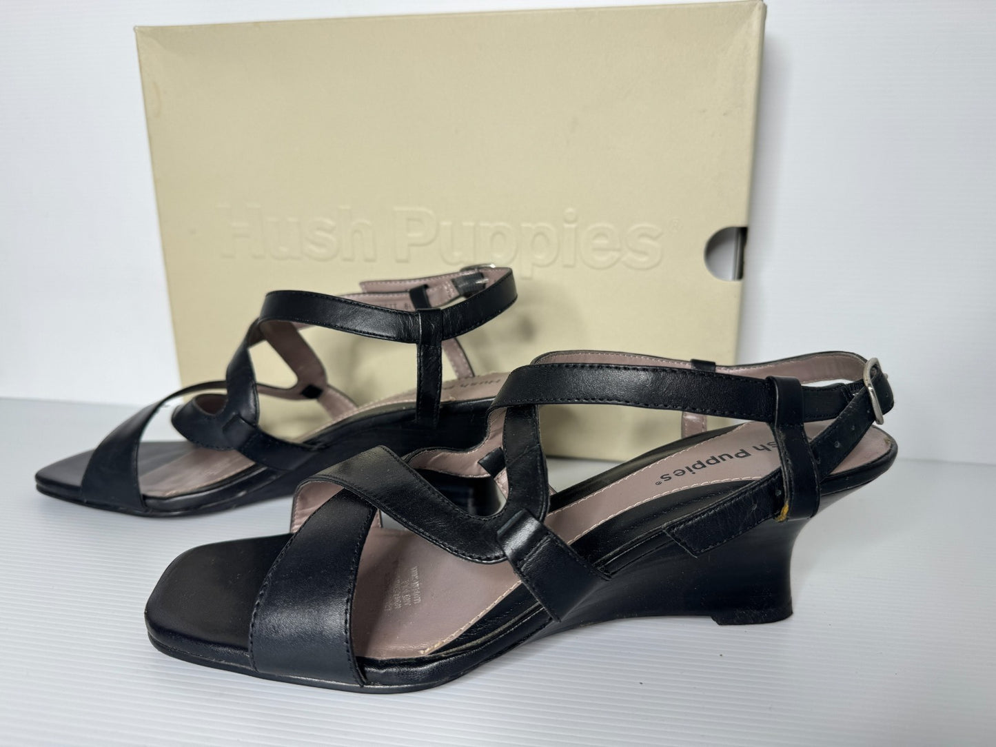Hush Puppies Sandals Shoe Womens Size 8.5 C Black Leather Wedge Mid Heel Buckle