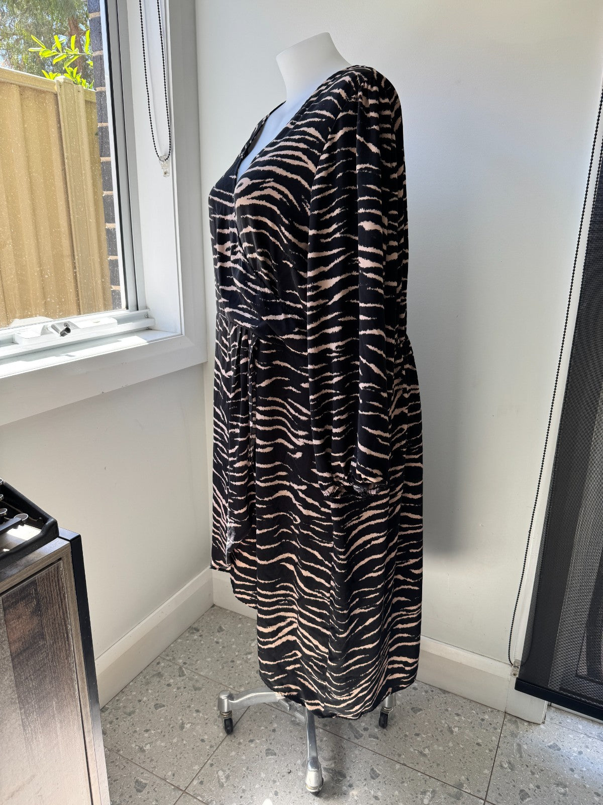City Chic ✨  Faux Wrap Animal Print Dress ✨  – Brown/Black Size XXL 24 RRP $149