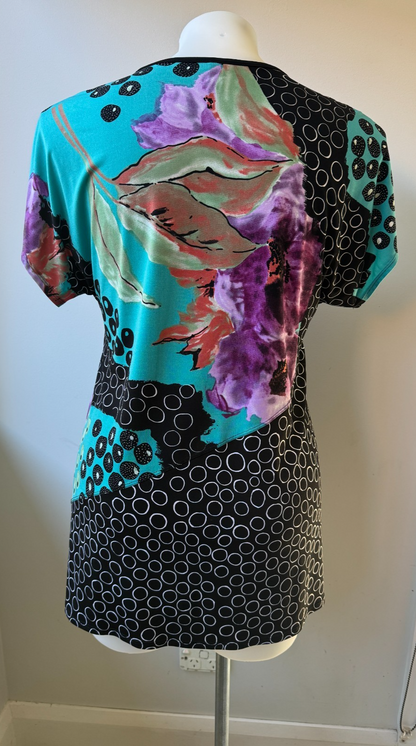Taking Shape Hibiscus Print Top – Short Sleeve keyhole  – Plus Size XS 14-16