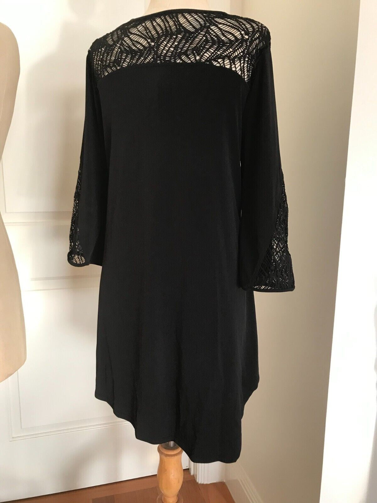 TAKING SHAPE Luna Lace Tunic Size S (16-18) rrp $119.95 New With Tag