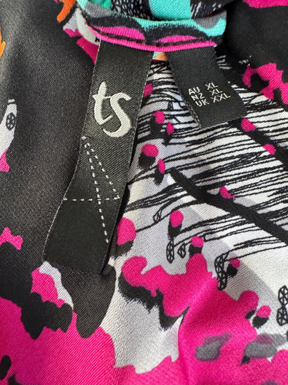 💖Taking Shape Plus Size XL (22–24) Abstract Print Top Stretch No Iron 💖