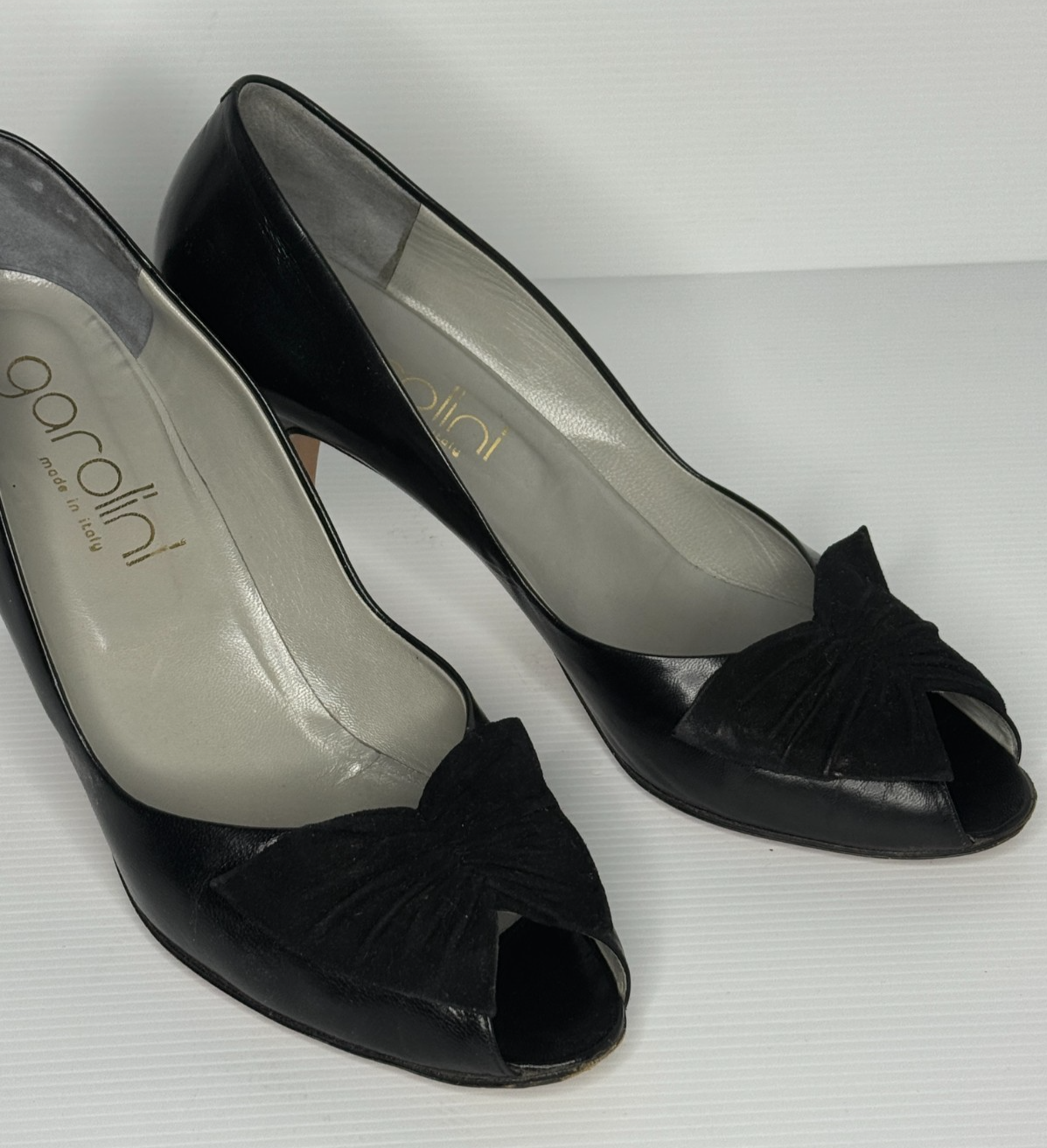 Vintage Garolini black peep toe pumps, Italian RARE FIND, size 8.5M Leather