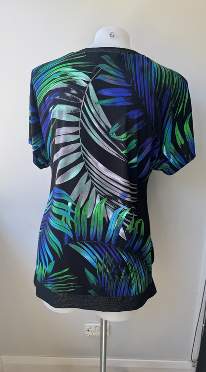 Taking Shape Colourful Top Plus Size S 14-16 Short Sleeve Easycare no iron