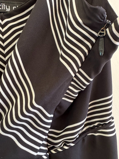 City Chic Stripe Maxi Dress Black/White Plus Size XL 22 New RRP $159 as New