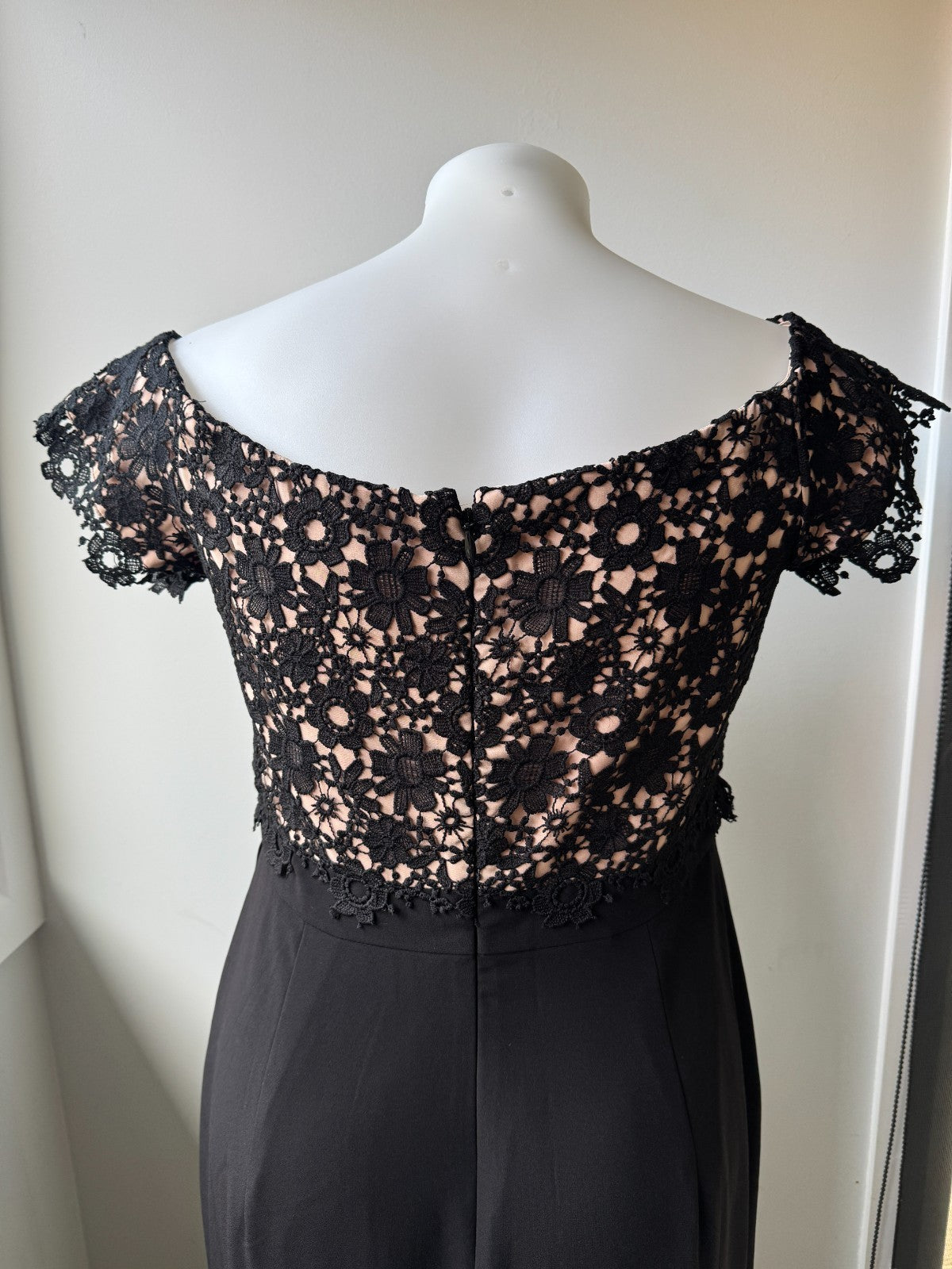 City Chic Lace Glamour Midi Dress - black as New - Plus Size 16 -  RRP $200