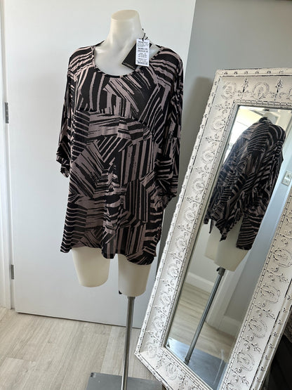 Taking Shape Delta Burnout Top New with Tag Size M (18-20) New with Tag RRP $129
