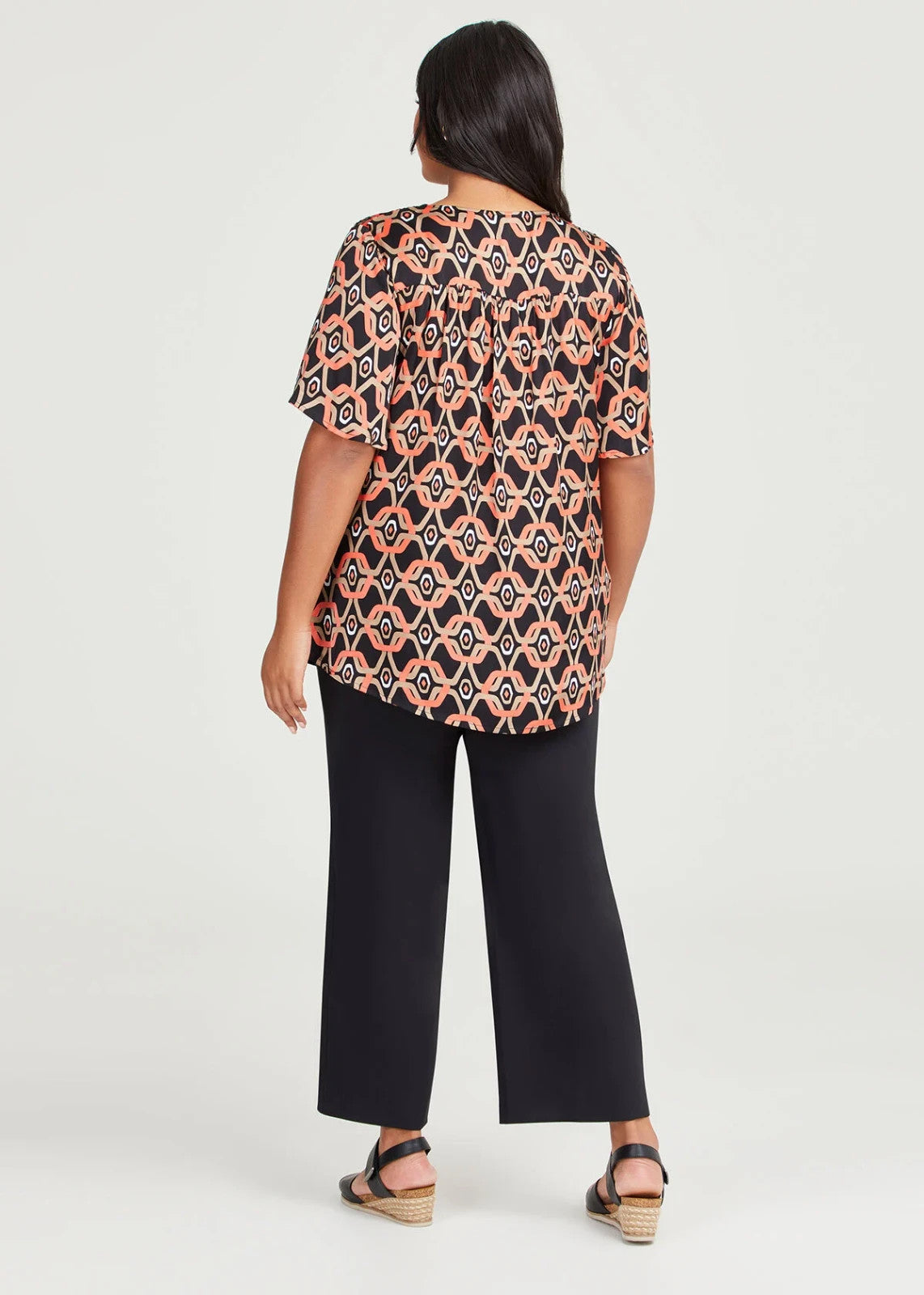 Taking Shape Geo Satin Natural Tunic Plus Size 12 NEW RRP $140 Stunning