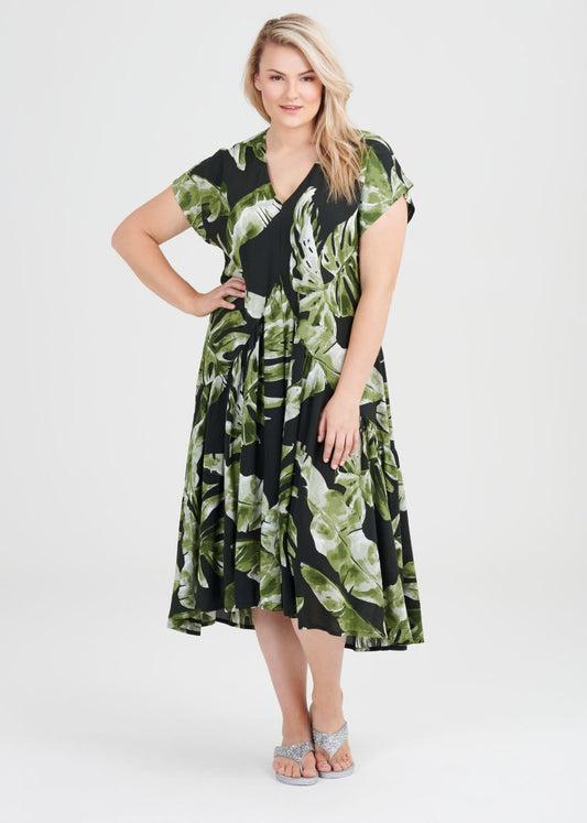 Taking Shape Natural Lush Jungle Dress BNWTSize 18 Plus RRP $139.95