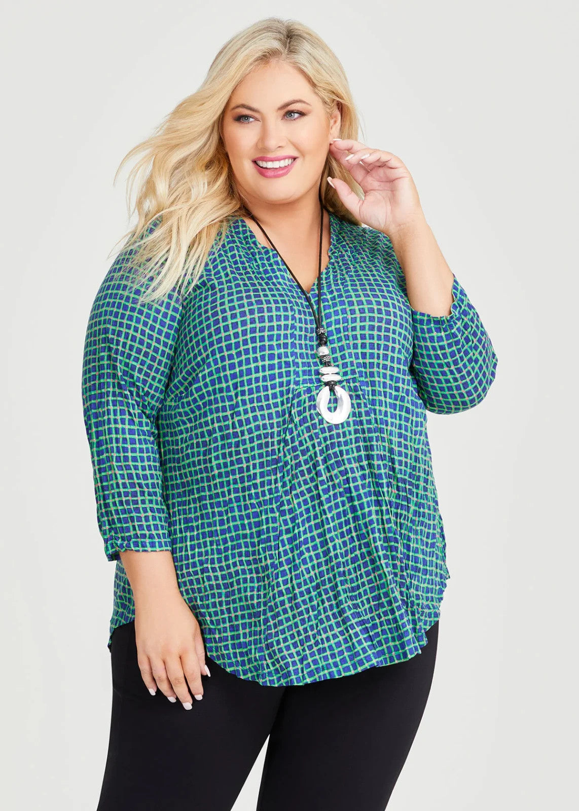 Taking Shape V-neck Bamboo Crush Top in Green Print  Plus Size 22 RRP $120 New