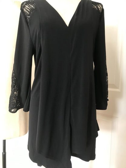 TAKING SHAPE Luna Lace Tunic Size S (16-18) rrp $119.95 New With Tag