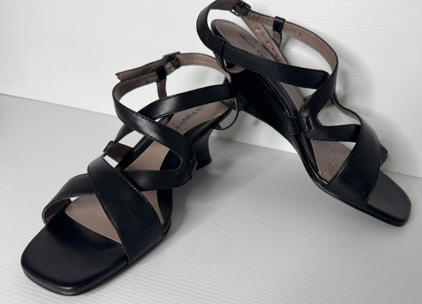 Hush Puppies Sandals Shoe Womens Size 8.5 C Black Leather Wedge Mid Heel Buckle