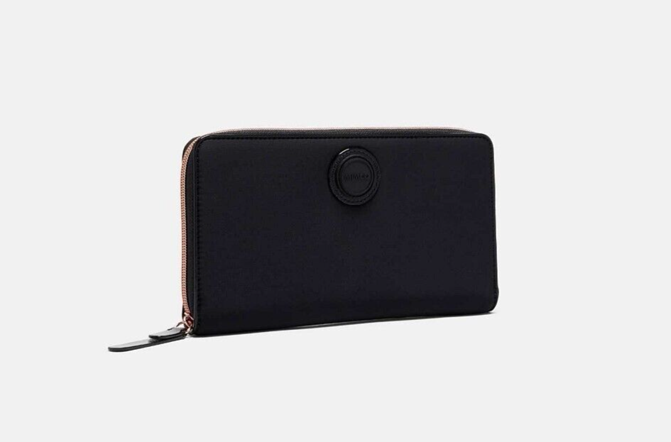 Mimco Serenity Large Travel Wallet BNWT’s & Dust Bag New & Genuine RRP $179