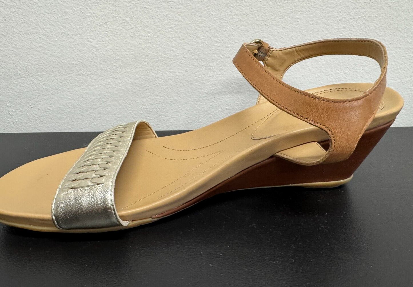 Women's Naturalizer Gold & Tan Leather Wedge Sandals size Au 10W/Eu40 NEW