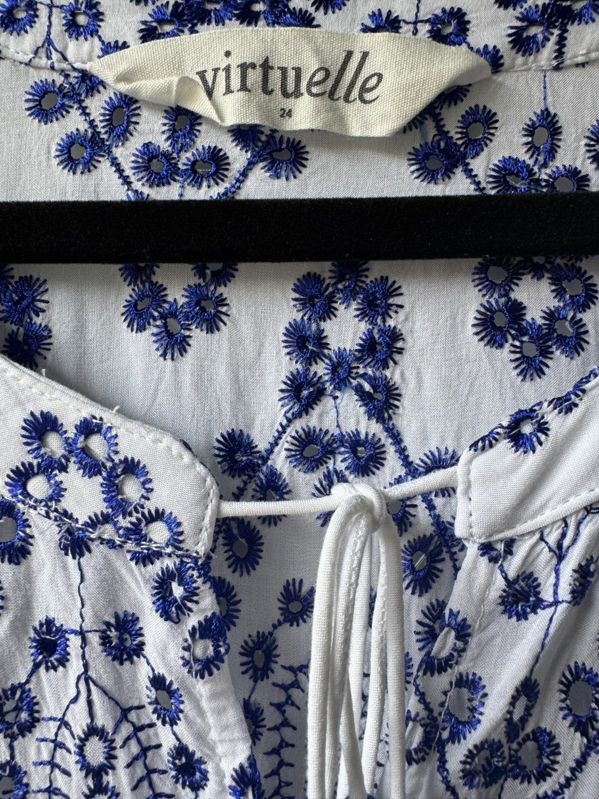 ✨ Taking Shape Natural Contrast Broderie Top ✨ Plus Size 24 | White / Blue