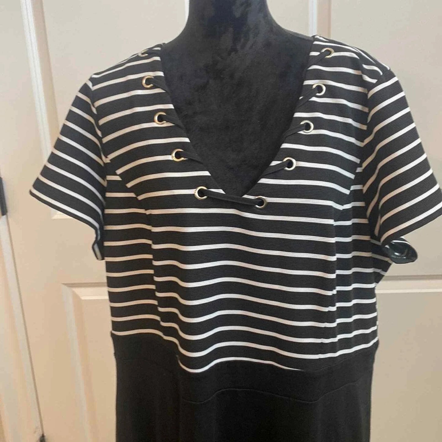 City Chic Black and White Striped Dress With Eyelet Lace Up V-Neck Front Size 20