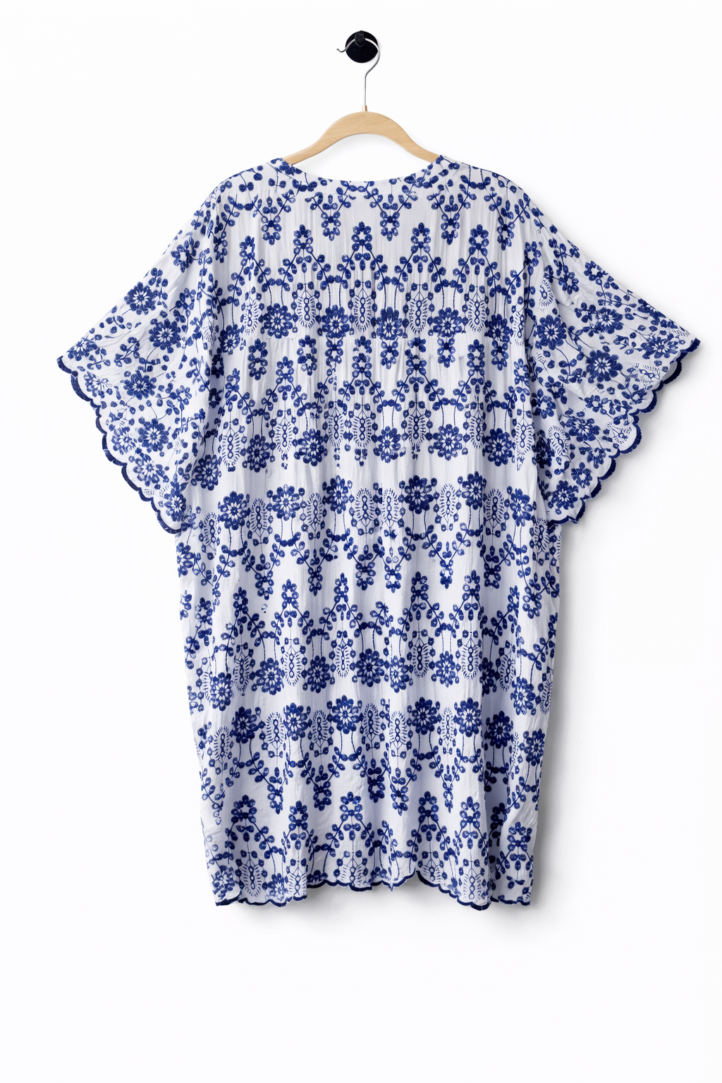 ✨ Taking Shape Natural Contrast Broderie Top ✨ Plus Size 24 | White / Blue