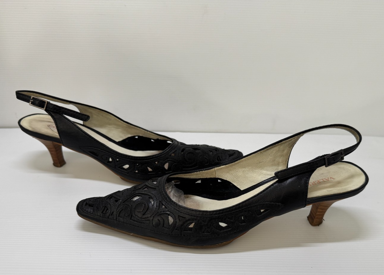 Valeria Grossi Black Leather Slingback Heels  EU39  AU  8 Cutout Design 5cm Heel