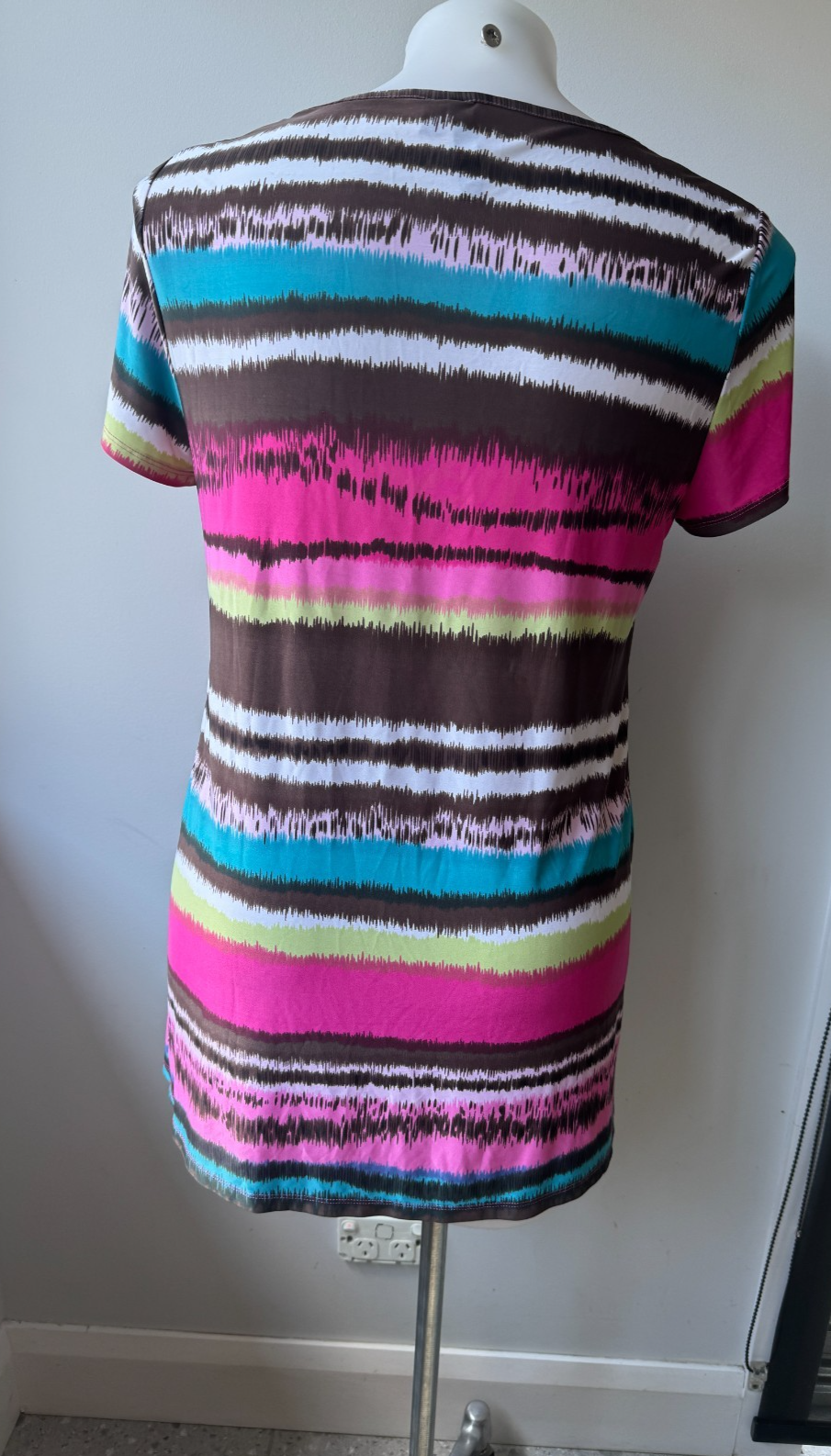 Taking Shape Colourful Short Sleeve Top Plus Size XS 14-16 As New Non Iron