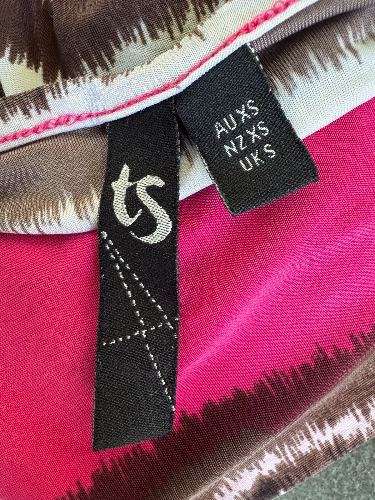 Taking Shape Colourful Short Sleeve Top Plus Size XS 14-16 As New Non Iron