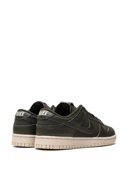 Nike Low Dunk PRM "Sequoia" sneakers in Great Condition US 13 As New