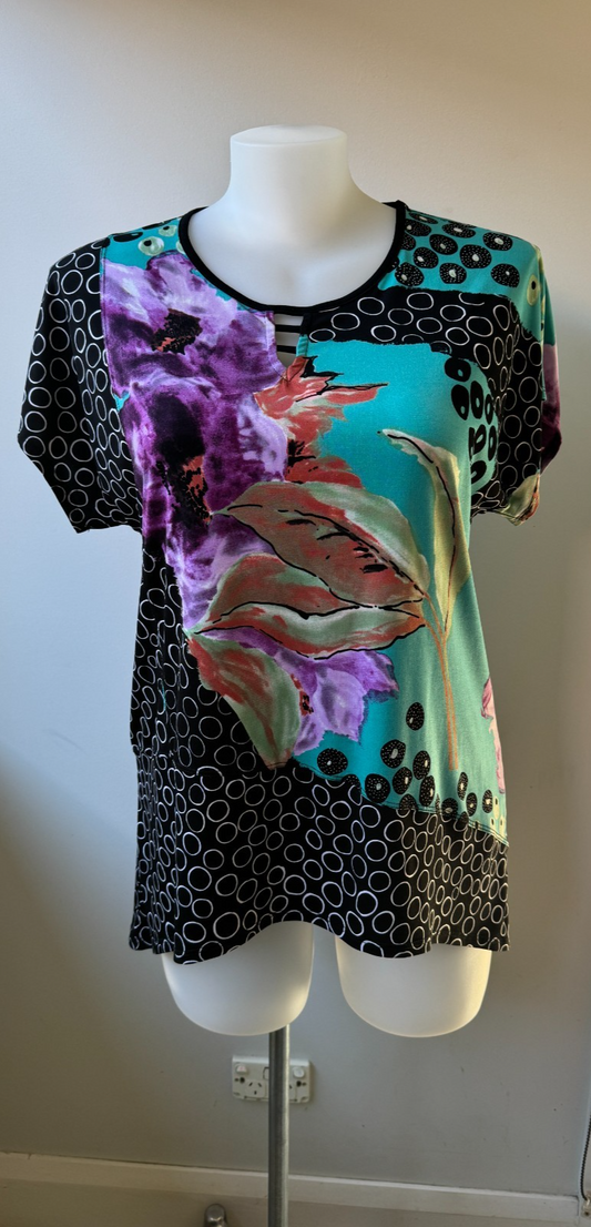 Taking Shape Hibiscus Print Top – Short Sleeve keyhole  – Plus Size XS 14-16
