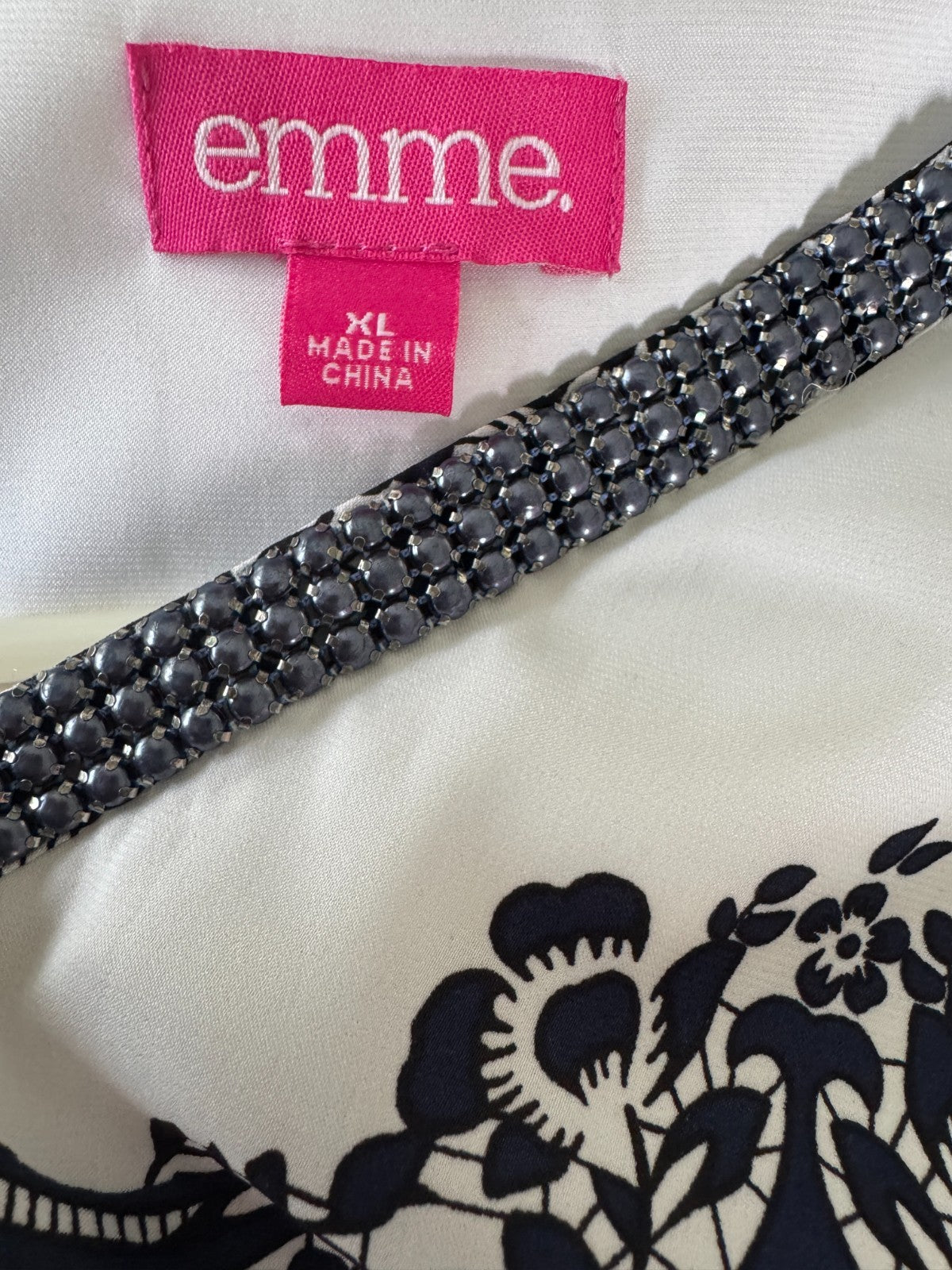 🌿 Emme Tunic Top Blouse White Blue Plus Size XL 22-24 Beaded V-Neck Lightweight