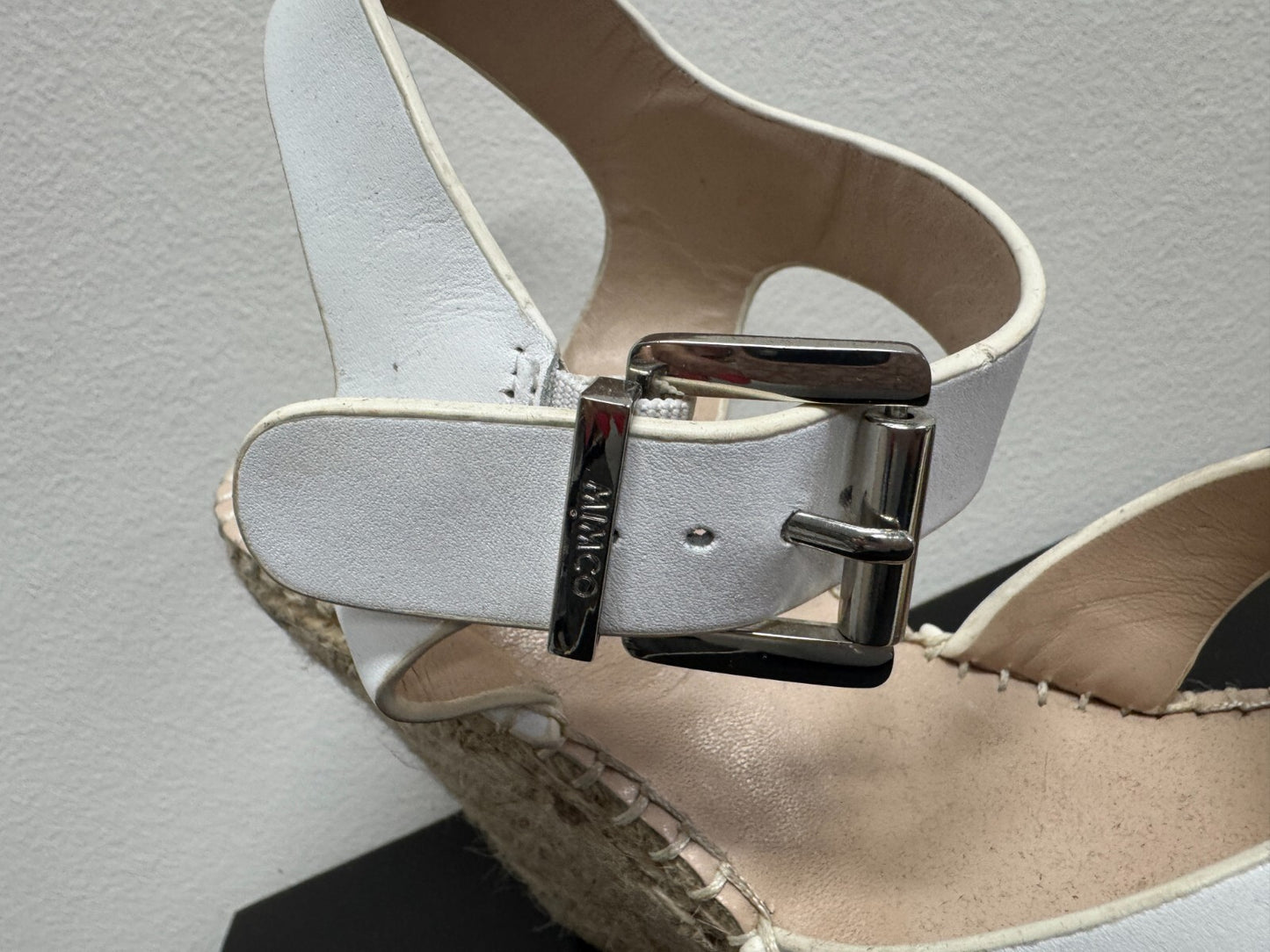 MIMCO Leather Flatform Wedge Heels Sandals - White - EU 40 / AU 9