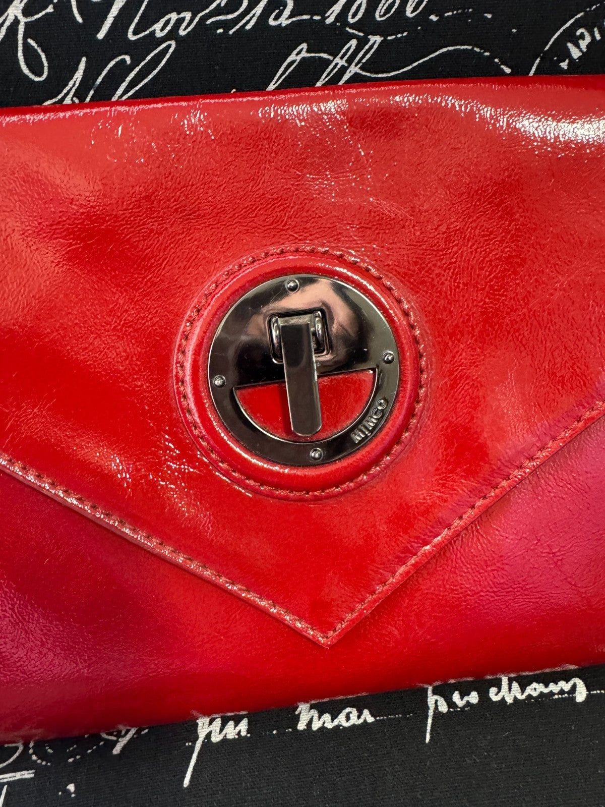 MIMCO 🌟Vintage🌟 Molter Envelope Turnlock Clutch in Patent Leather in Scarlet