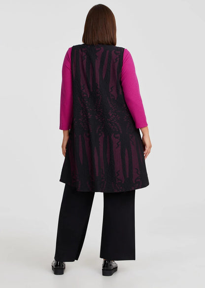Taking Shape Holly Jacquard Longline Vest in Black/Magenta Plus 20 RRP $169 New
