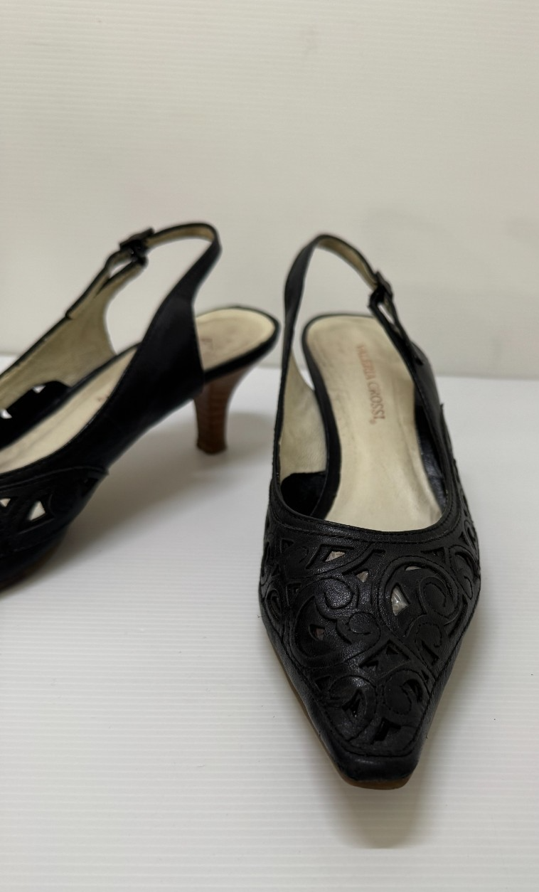 Valeria Grossi Black Leather Slingback Heels  EU39  AU  8 Cutout Design 5cm Heel