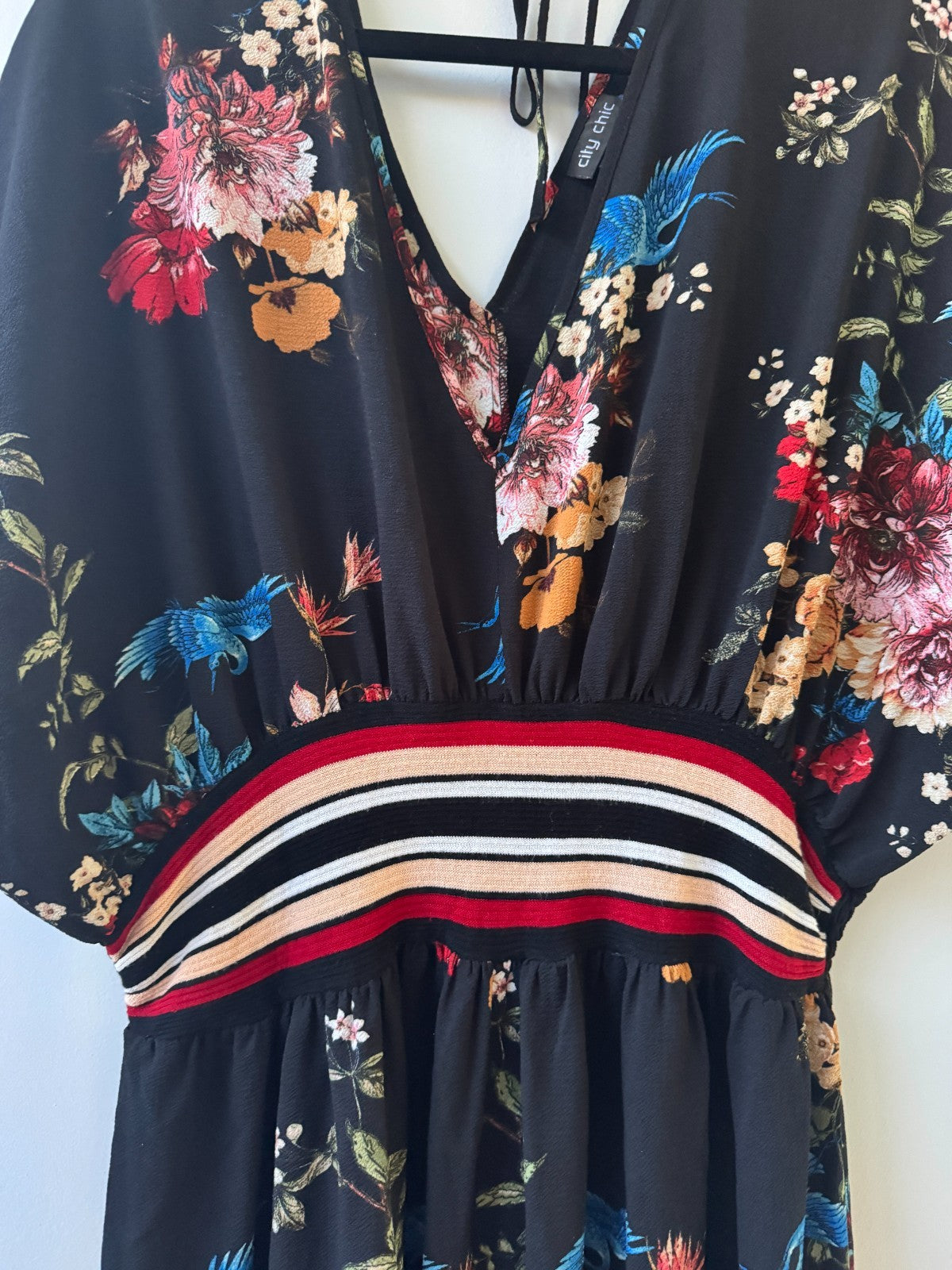 City Chic Women’s Avery Floral Maxi Dress Plus Size 20 L  V Neck Split Stuning