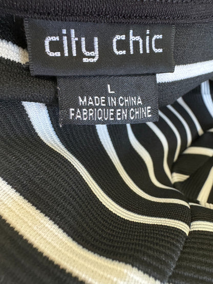 City Chic Black and White Striped Dress With Eyelet Lace Up V-Neck Front Size 20