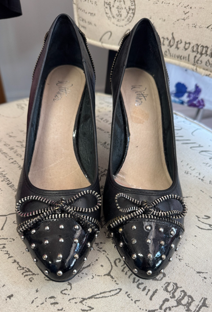 Wittner Vintage Black Leather Studded Bow Toe Heels — Size 8 AU ***Stunning***