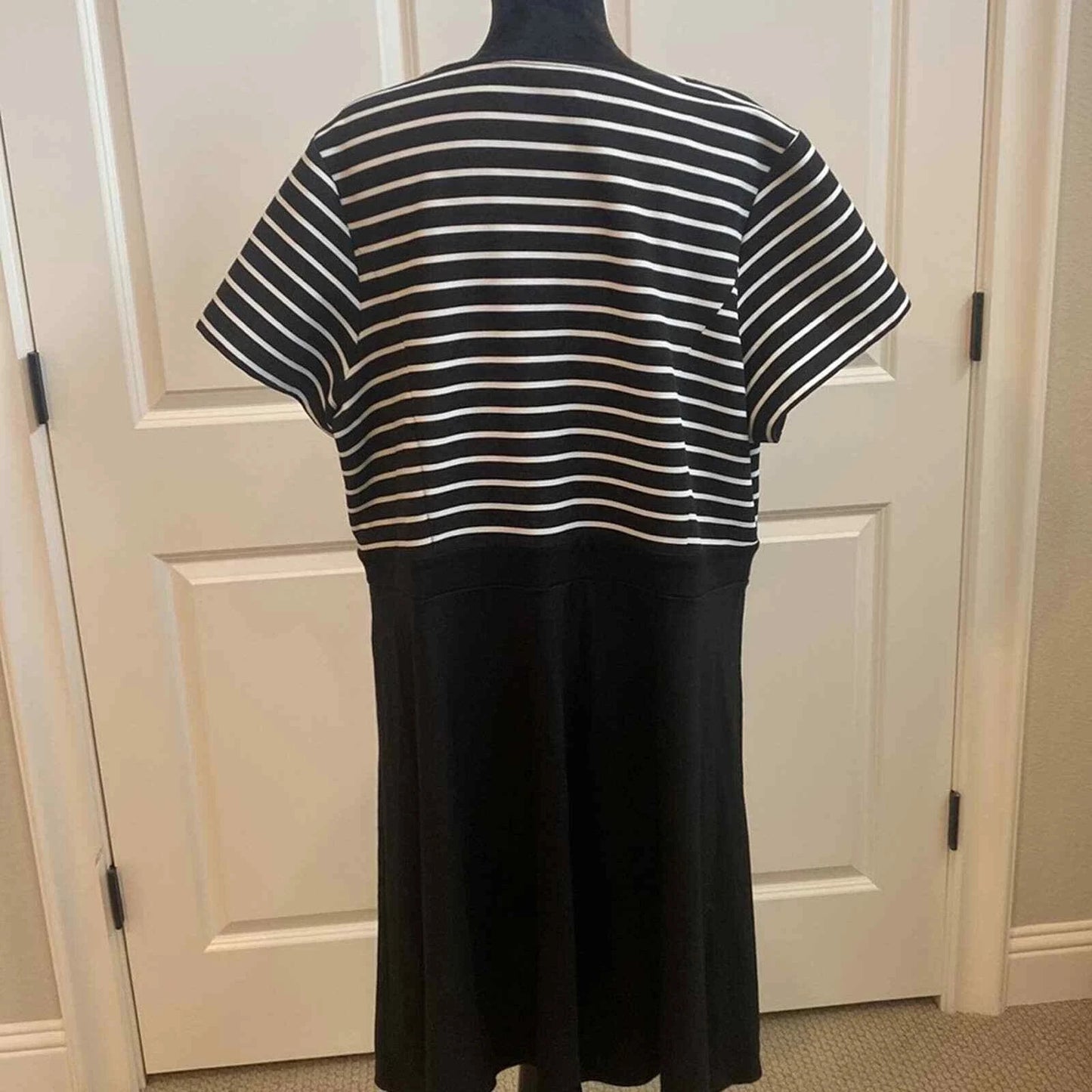 City Chic Black and White Striped Dress With Eyelet Lace Up V-Neck Front Size 20