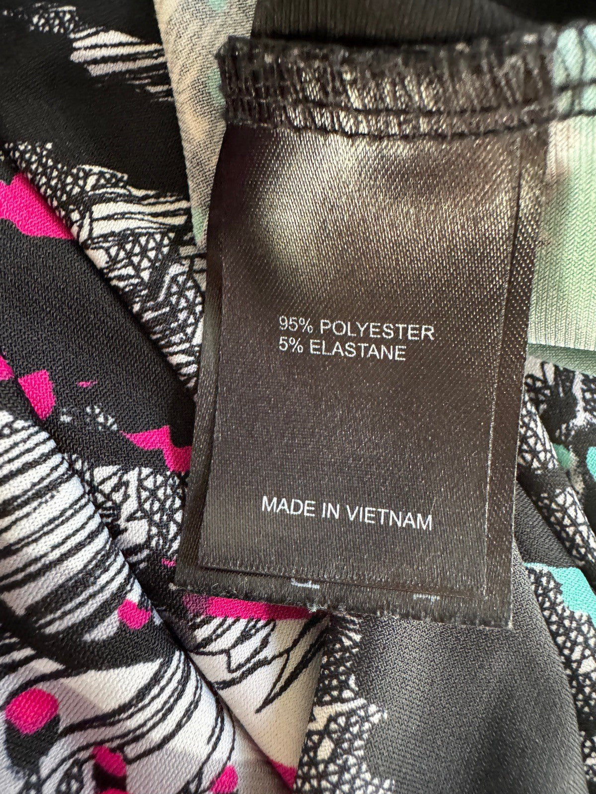 💖Taking Shape Plus Size XL (22–24) Abstract Print Top Stretch No Iron 💖