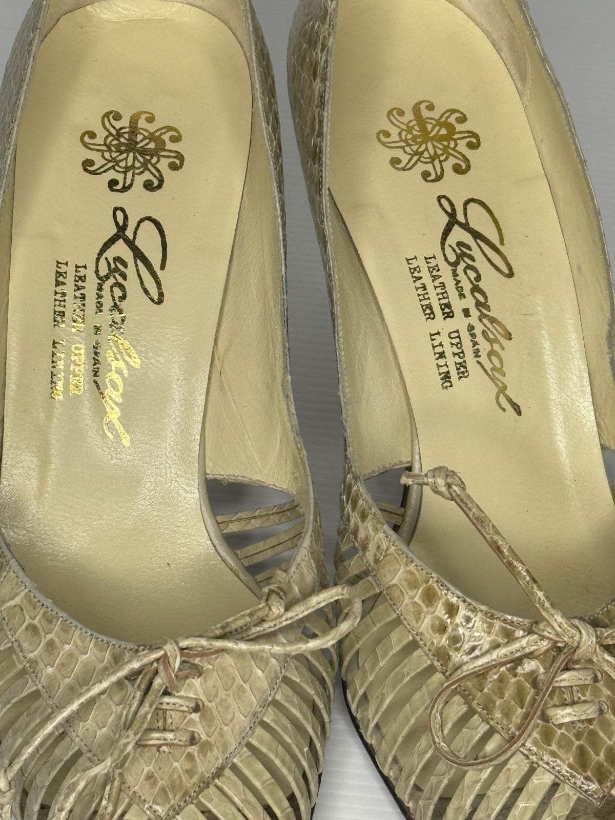 Lucalsax Beige Snakeskin slip on Vintage 60s 70s  RARE FIND, size 8.5 Leather