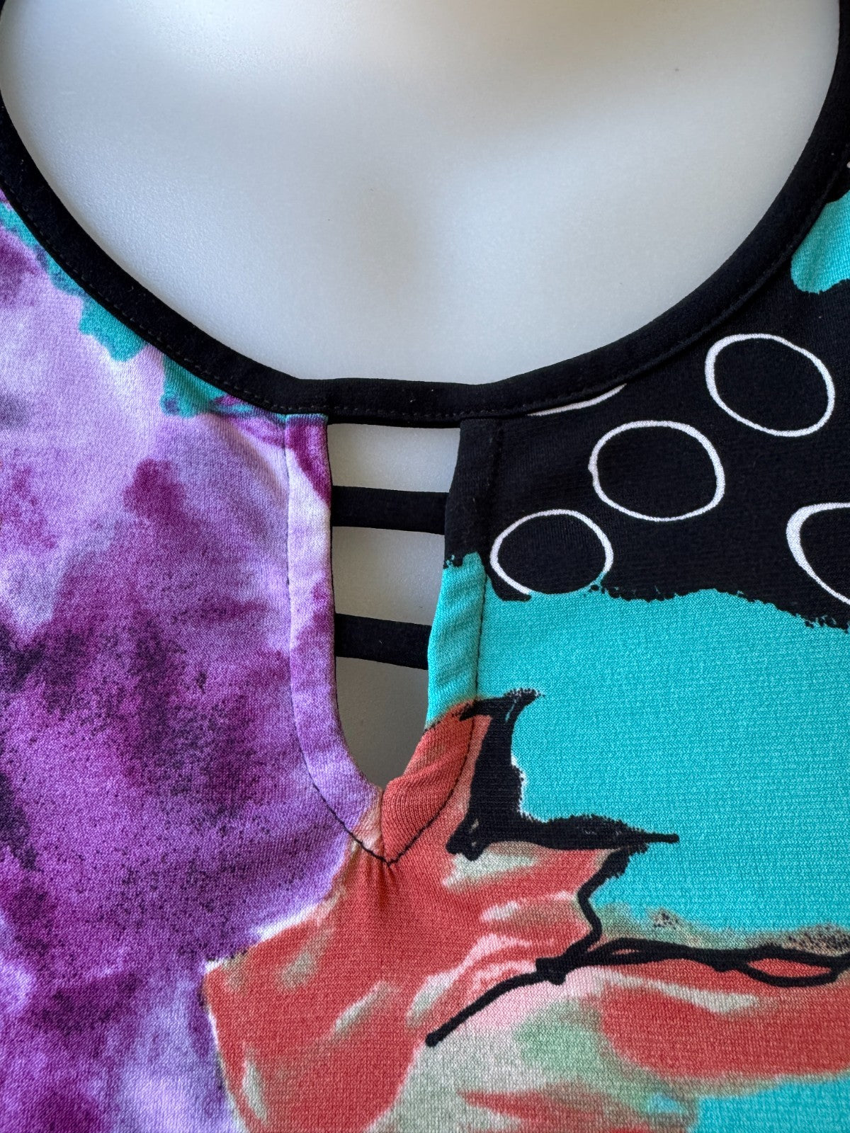 Taking Shape Hibiscus Print Top – Short Sleeve keyhole  – Plus Size XS 14-16