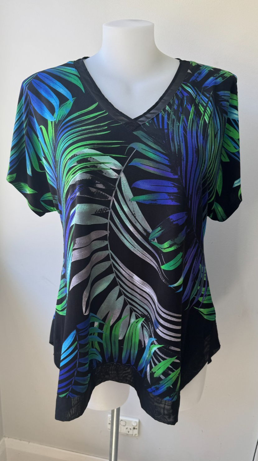 Taking Shape Colourful Top Plus Size S 14-16 Short Sleeve Easycare no iron