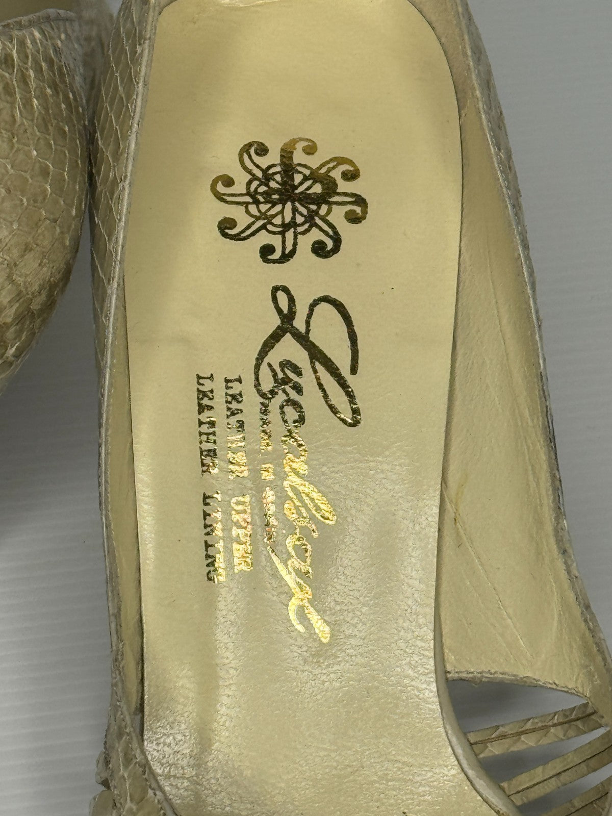 Lucalsax Beige Snakeskin slip on Vintage 60s 70s  RARE FIND, size 8.5 Leather
