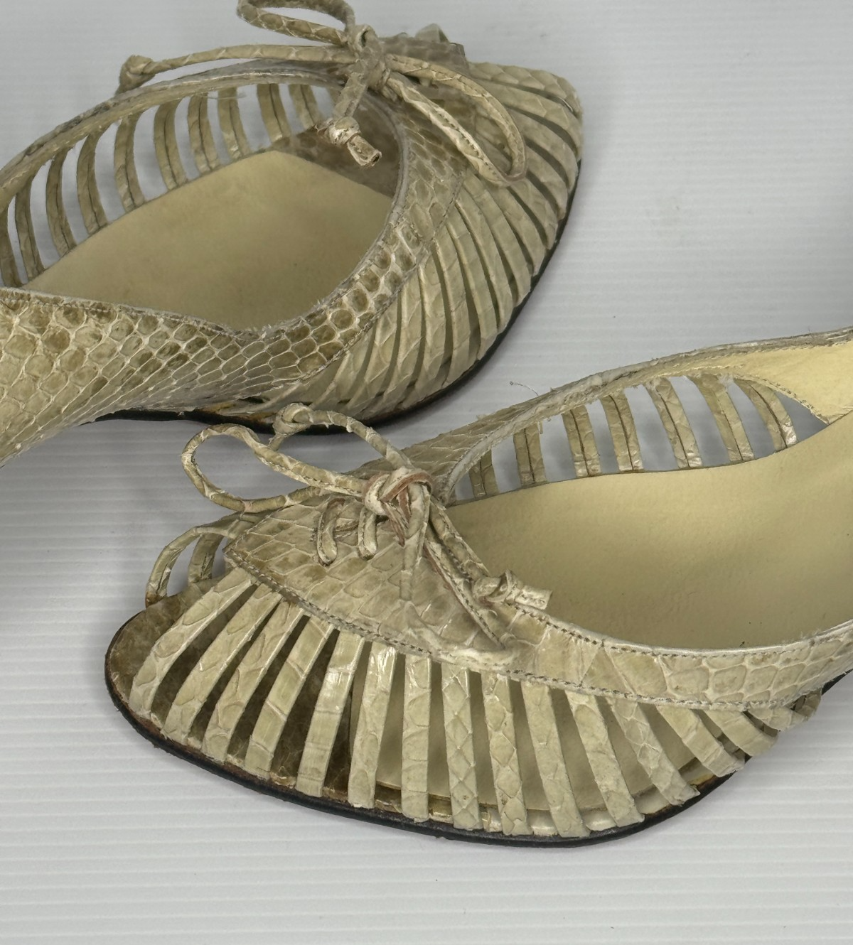 Lucalsax Beige Snakeskin slip on Vintage 60s 70s  RARE FIND, size 8.5 Leather