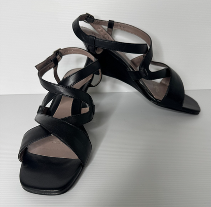 Hush Puppies Sandals Shoe Womens Size 8.5 C Black Leather Wedge Mid Heel Buckle