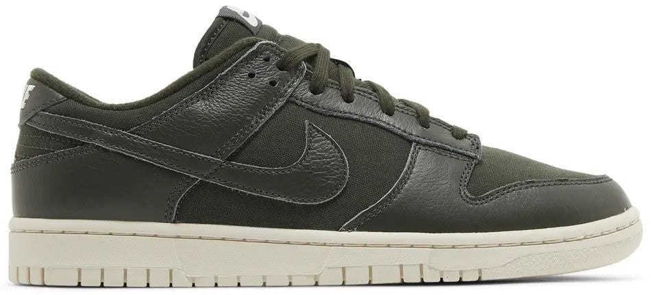 Nike Low Dunk PRM "Sequoia" sneakers in Great Condition US 13 As New