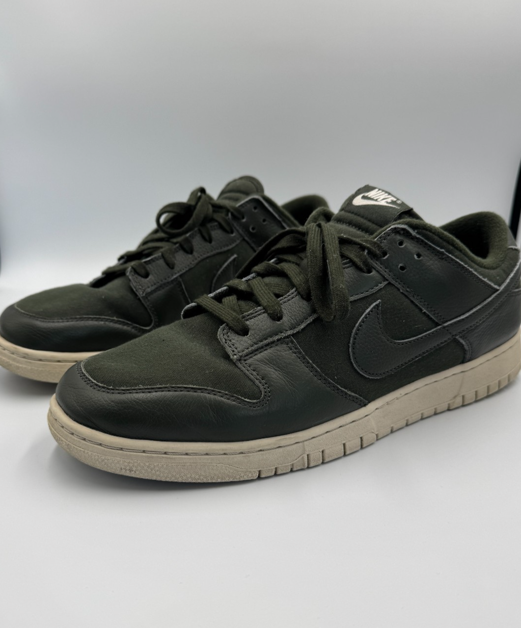 Nike Low Dunk PRM "Sequoia" sneakers in Great Condition US 13 As New