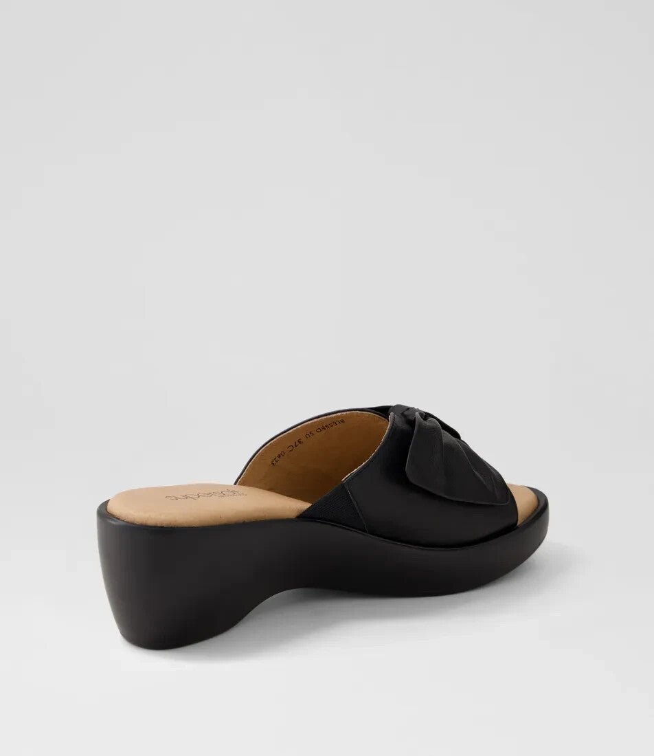 Diana Ferrari Supersoft Blessed Black Leather Slides 40C US 10 RRP $150