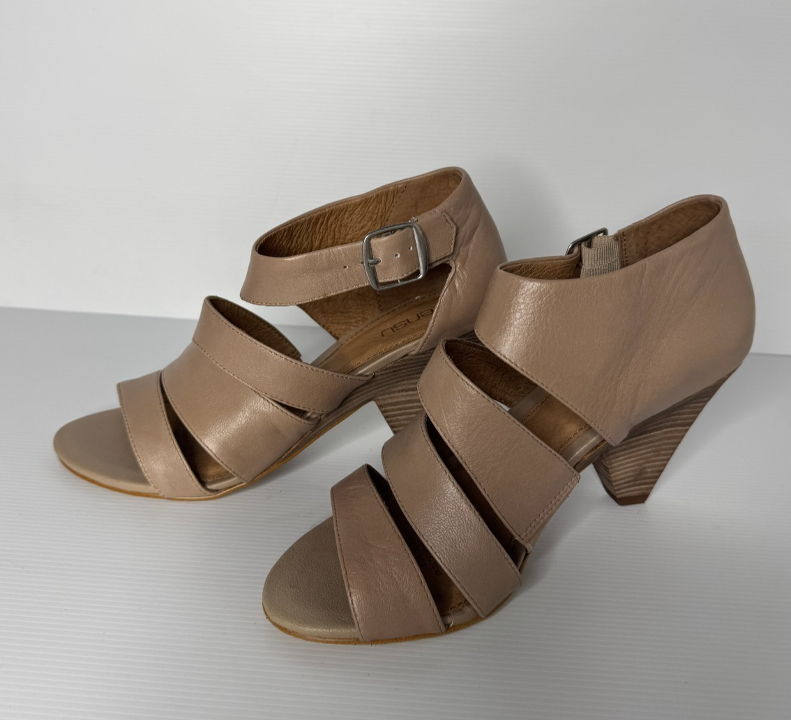Zensu Heeled Sandal Size 8 Black Taupe New Leather  RRP $130 Stunning